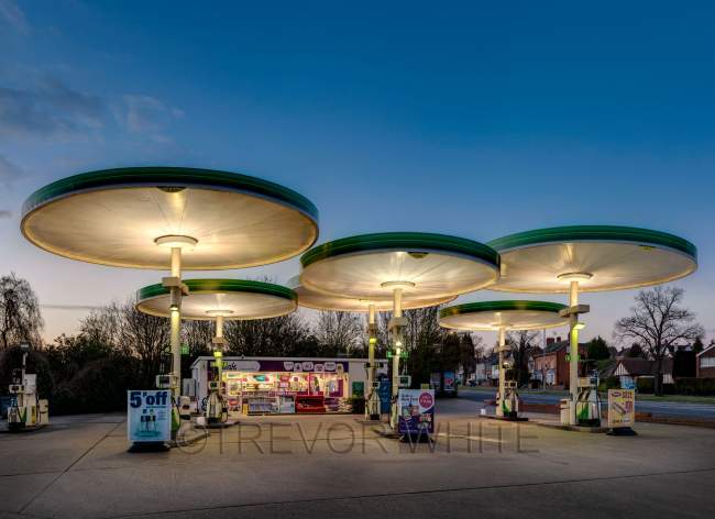 Esso filling station, Red Hill